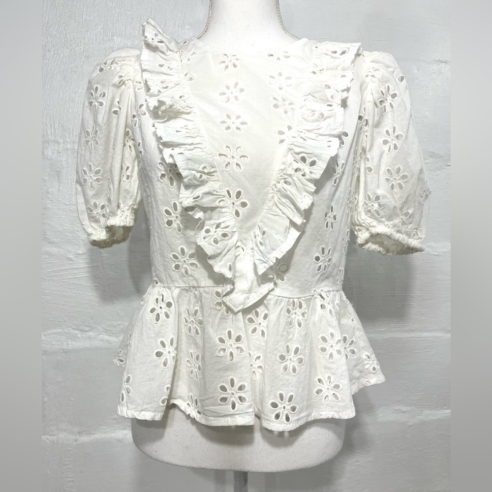 CECE EYELET PEPLUM RUFFLED TOP (a502)